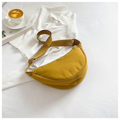 The same women's crossbody bag as Youjia fitting room, Xiaohongshu nylon dumpling bag, student shoulder bag, fabric bag, factory supply