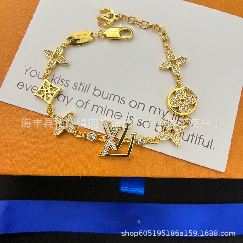 Classic Four-Leaf Flower V Letter 7-Flower Bracelet 15-Flower Necklace Full Diamond Bracelet Versatile Fashion Wholesale from Manufacturer