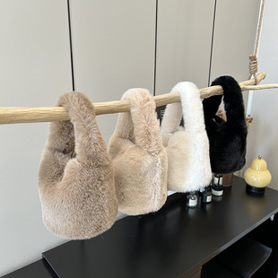 �羳�ﶬ�¿�ë�q����ˮͰ���ٴ�ͨ�ڳ���Ů��ë���״�����б���