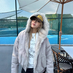 ショートタイプの綿の毛羽を挟んで帽子のファッションのブランドのジャケットの綿服のコートの男女の冬のcleanfitを厚くして保温の綿服を厚くします。