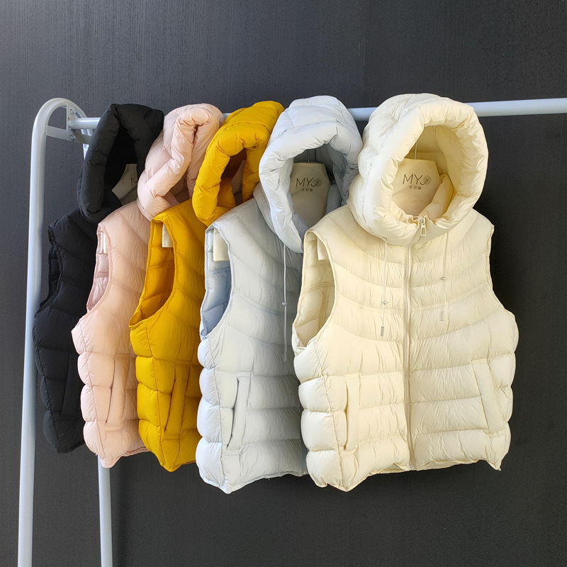2026 new style puffy down vest for women, short hooded warm 90% white duck down vest, trendy outerwear 2026 new style puffy down vest for women, short hooded warm 90% white duck down vest, trendy outerwear