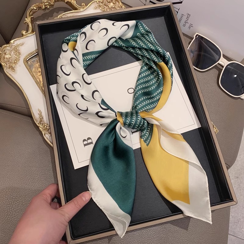 Bufanda de seda para mujer 2025 nuevo estilo 70 bufanda cuadrada cuello de sensación de alta gama para dar regalos a los ancianos para las madres práctica y versátil con camisa