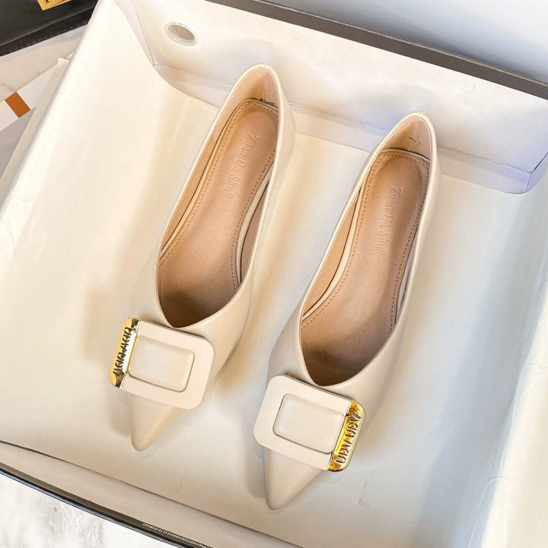 T89 Туфли с острым носком, женские универсальные вечерние нежные туфли на плоской подошве с квадратной пряжкой, сказочные женские туфли больших размеров 41-43