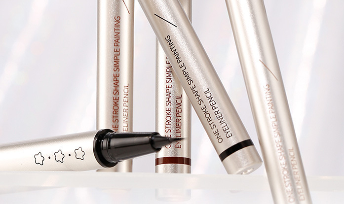 xixi's eyeliner pencil is extremely fine, waterproof and sweat-proof, and does not easily smudge. It is suitable for beginners and even for those who want to get a dark eye Specification drawing