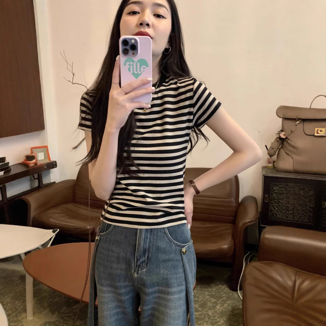 Korean Style Right Shoulder Stripesd Round Neck Short-Sleeved T-Shirt for Women 2025 Summer New Korean Style Fashion Versatile Niche Top Trend