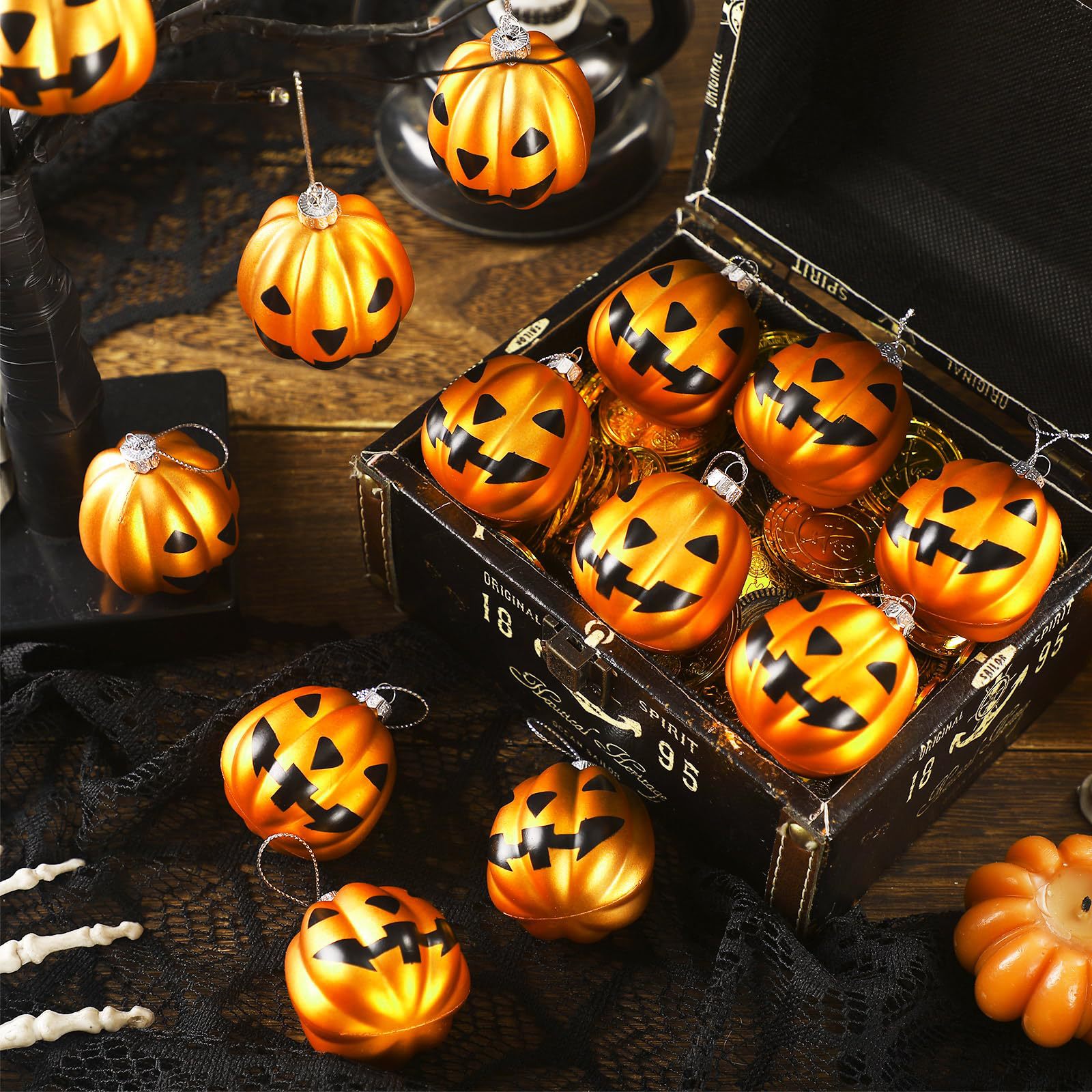 Fabricantes de 12 calabazas de plástico sonrientes de Halloween en stock transfronterizo colgantes decorativos regalos de atmósfera de Halloween