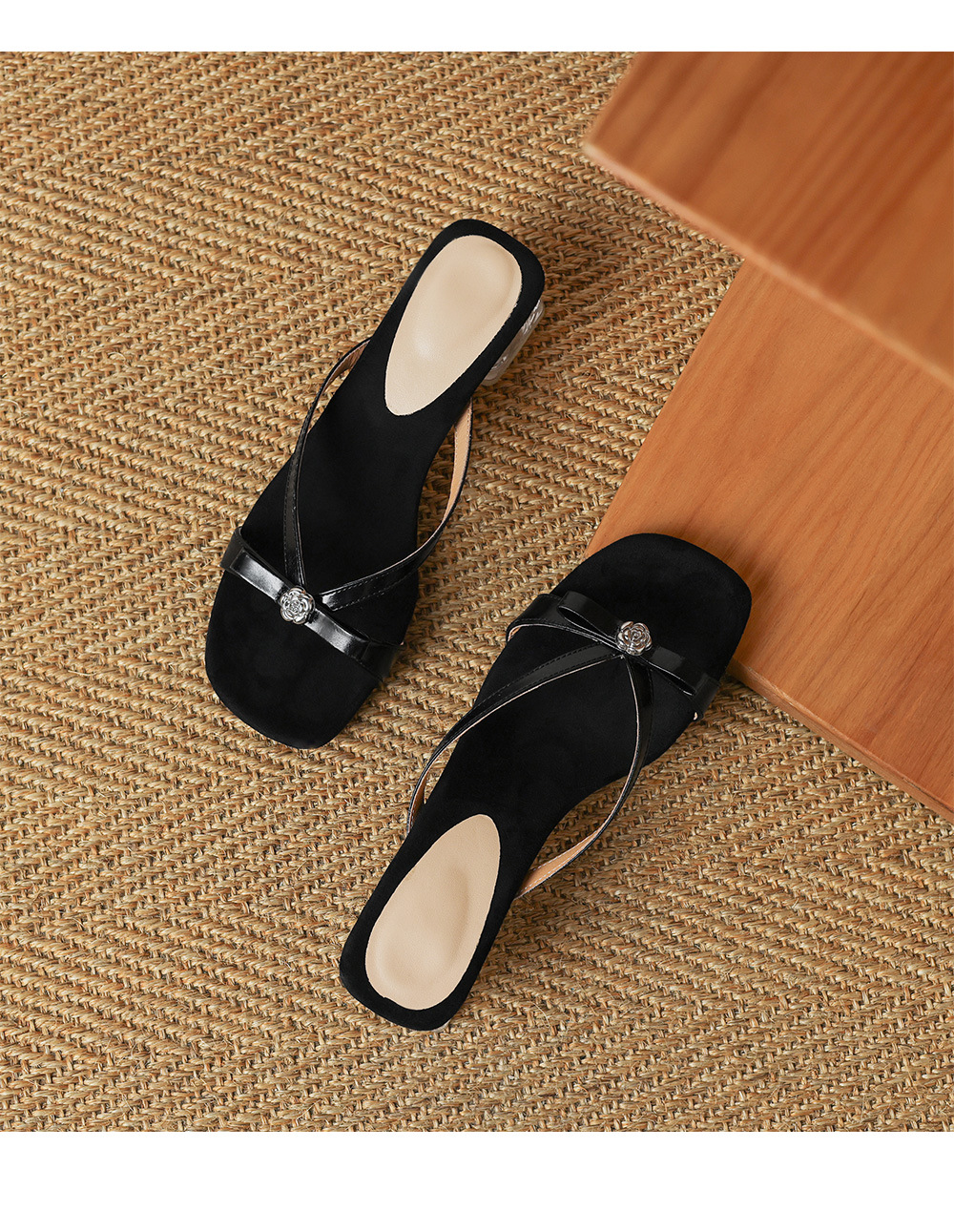 Sandal cao gót nữ mũi vuông hở ngón, quai ngang đính nơ, gót trong suốt 7 cm — màu đen, màu trắng ngà chi tiết 15