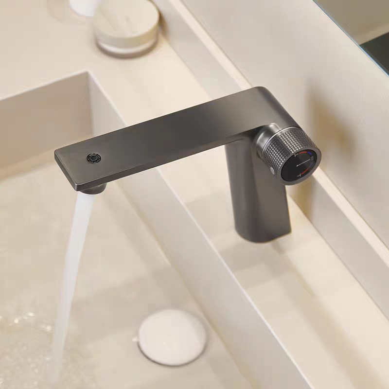 Guangdong basin faucet brass household bathroom wash basin bathroom basin wash basin faucet hot and cold water outlet