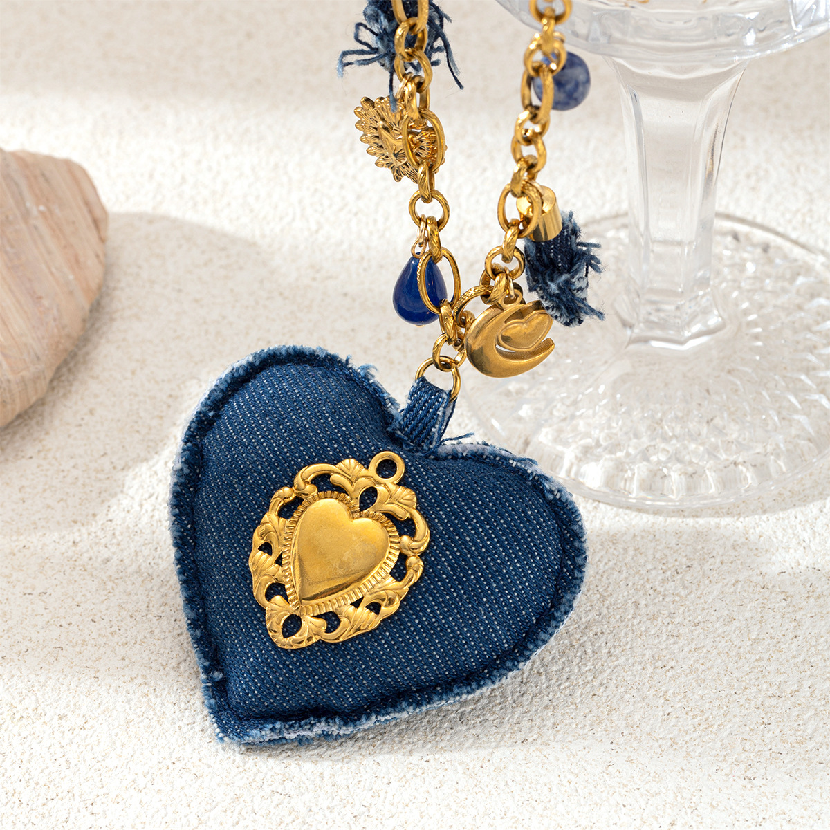 Tiana Europa y América collar de acero inoxidable lujo ligero nicho universal exagerado amor colgante clavícula collar de acero de titanio ventas calientes