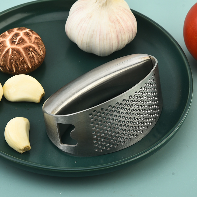 Stainless Steel Manual Circular Garlic Press Household Kitchen Garlic Masher Garlic Masher Garlic Grinder Kitchen Tools