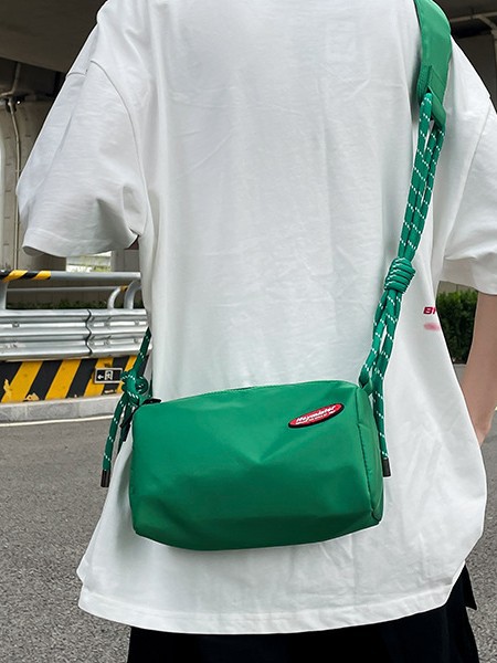 Nueva marca de moda para hombres, mochila pequeña, herramientas de hip-hop, bolsos para hombres y mujeres, bolsos de hombro de pareja de estilo de Hong Kong, mochila casal transfronteriza.