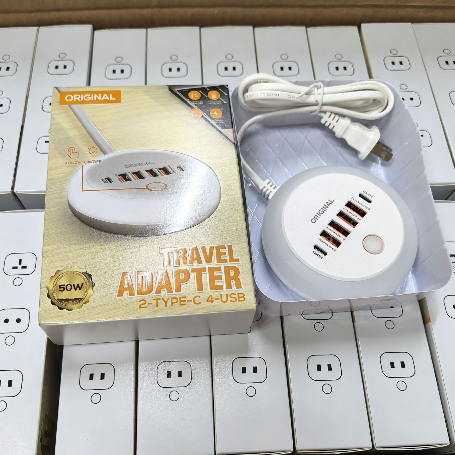 Sınır Ötesi Yeni Model Yuvarlak PD50W Çoklu Hızlı Şarj Çoklu Fonksiyonlu Aydınlatmalı Priz 4USB+Çift Type-C Akıllı Şarj Başlığı