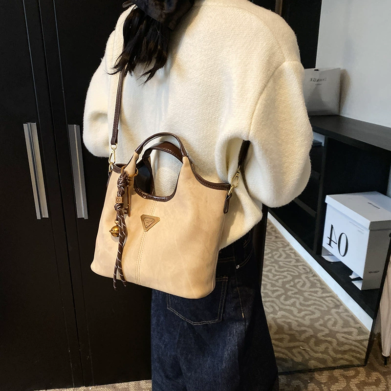 Universal shoulder bag, demi-season capacious one-shoulder bag, high-quality style