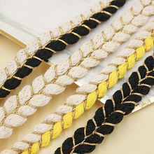 �羳���¿�С���L��ɫ�pɫ��߅Ůʿ�A�����o��С���b�߅����߅