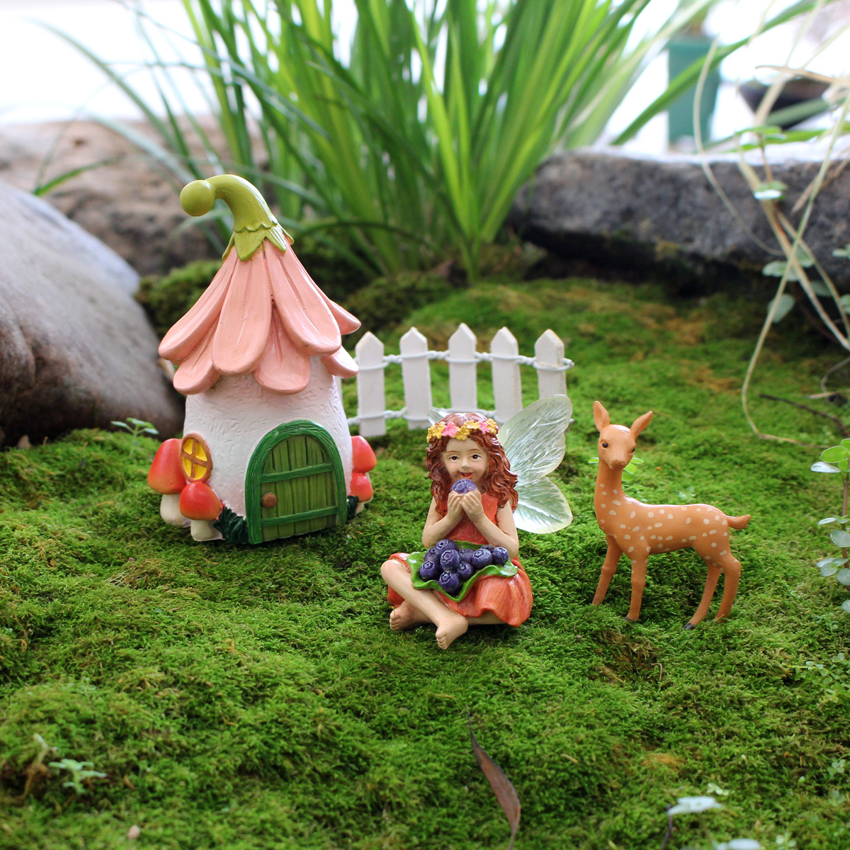 Creative outdoor garden courtyard decorations gardening decoration plug-in simulation animal fairy fairy decoration resin