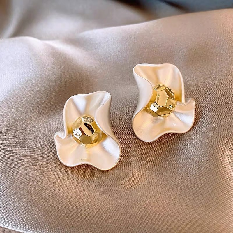 40 # Matte gold and silver irregular pleated metal flower stud earrings