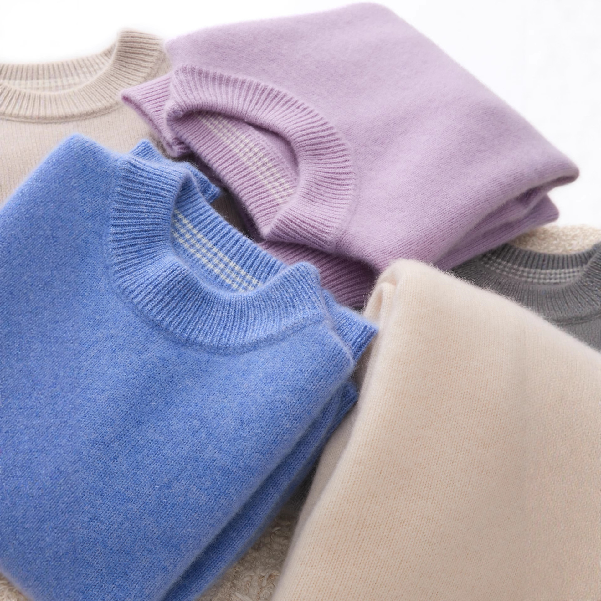 Children's cashmere sweater, new autumn and winter style, pullover top, solid color, round neck, thickened, unisex cashmere sweater.