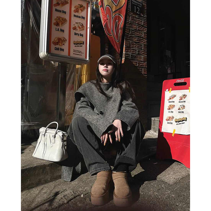 회색