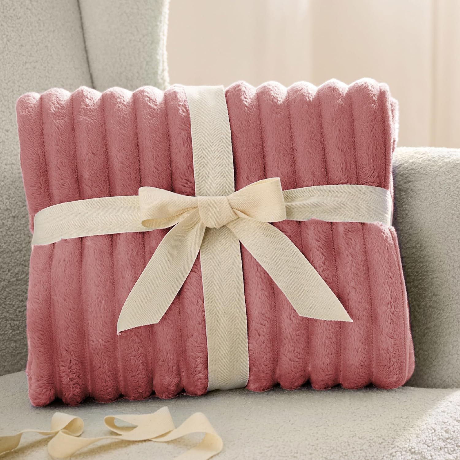 Transfronterizos de alta calidad mantas de tirada sólidas de doble cara brida mantas de peluche cuatro estaciones ligera transpirable oficina mantas de ocio al por mayor