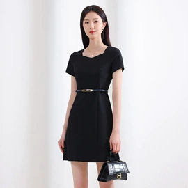 女式衬衫;羽绒服;休闲裤