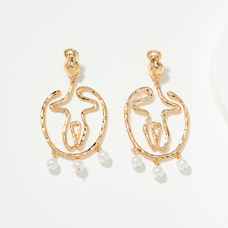 Fashion Pearl Earrings Wholesale display picture 2