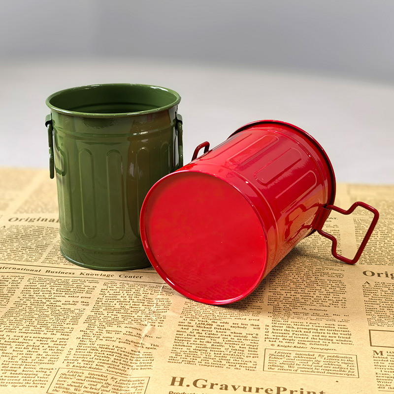 Mayorista transfronterizo creativo bolígrafo de hierro forjado multifuncional escritorio pequeño barril de hierro decoración adornos de plantación maceta de flores de carne