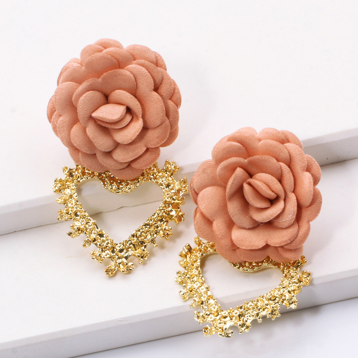 Fashion Heart-shaped Flower Alloy Earrings Wholesale display picture 16