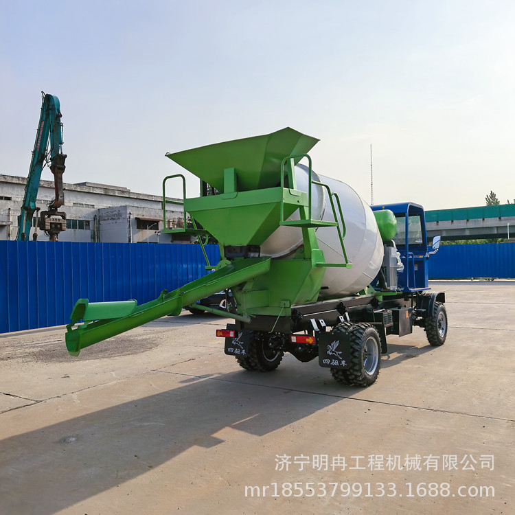 四驱搅拌罐车