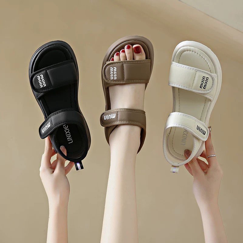 Pese a la mierda sensación de sandalias deportivas para mujeres 2026 nuevo verano para usar zapatillas frías con base gruesa velcro sandalias de playa poco profundas