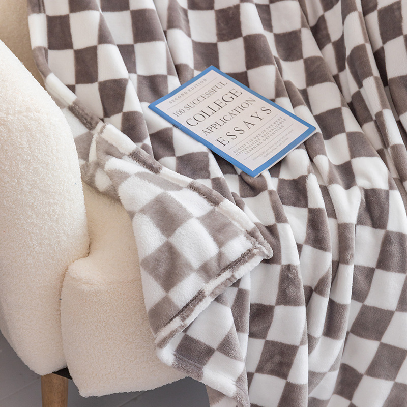 Checkerboard flannel blanket air conditioning blanket office nap blanket_voghion.com