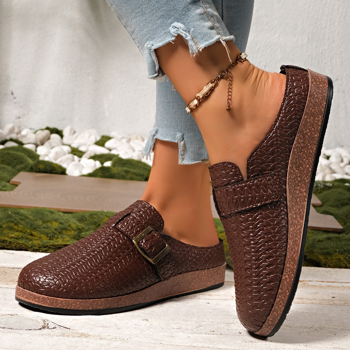 Summer Plus Size Retro Closed Toe Slippers For Women, Flat Low Heel, Wearable With Belt Buckle, Half Slippers_vogvips.com