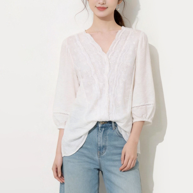 French-Style Artistic Silk Shirt for Women, White V-Neck Lace Splicing, Silk Commuter Elegant Top, Three-Quarter Sleeves, Summer