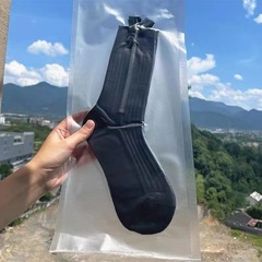 秋冬新作靴下女性欧品重工ネットレッド型ジッパー中筒靴下個性真空包装ストッキングins潮