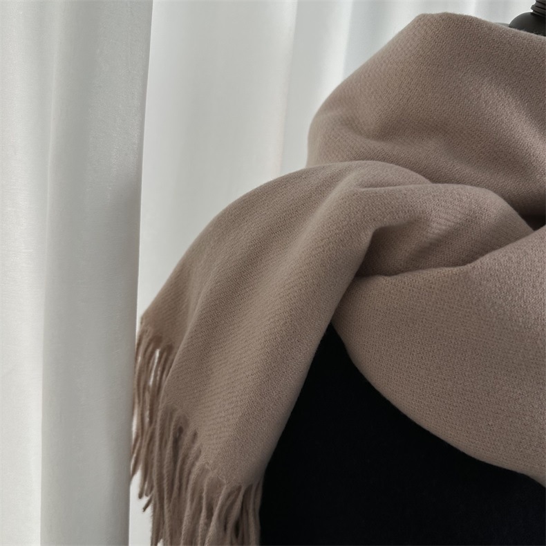 2023 nouveau monochrome pour femme, style décontracté japonais coréen, écharpe chaude, châle à la mode, peau de mouton d'automne et d'hiver_voghion.com