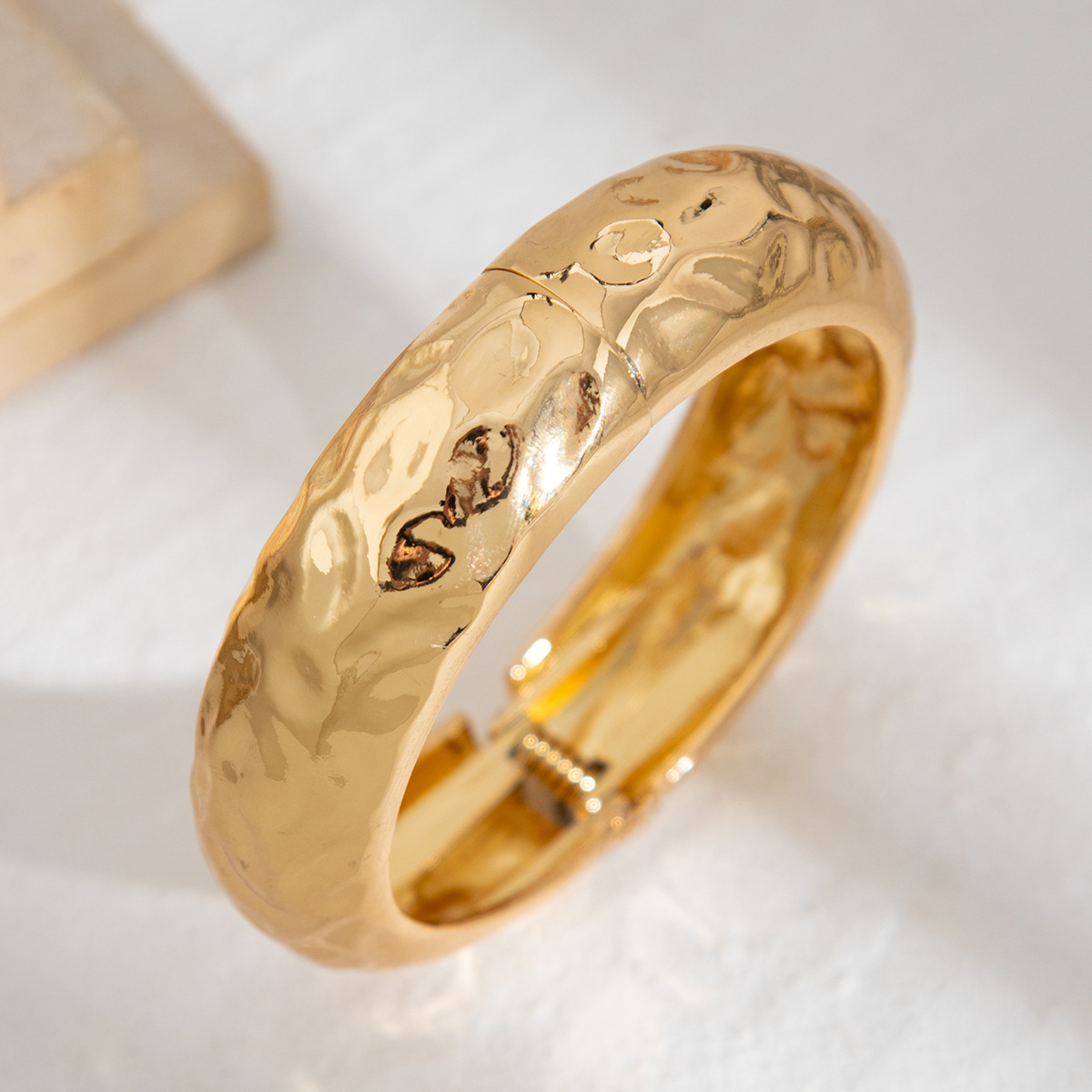 99g Weight Bangle Classification Alloy Chain Material 1 Piece Quantity Holiday, Street Occasion Alloy Material Geometric Pattern Women's Gender Plating Design Vintage Style, Classic Style Style Vintage Style Classic Style Geometric Alloy Bangles Wholesale 5