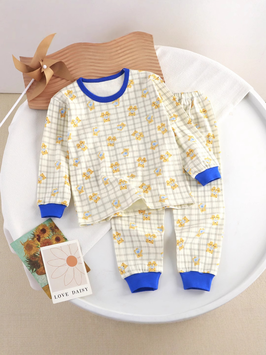 Nuevo conjunto de ropa interior infantil primavera y otoño algodón para niños niñas bebés ropa de otoño pijamas ropa de hogar al por mayor