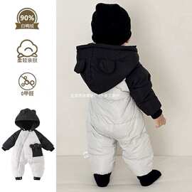 2025新款新生儿羽绒服加绒男宝宝冬季连体衣爬服保暖连帽鸭绒冬装