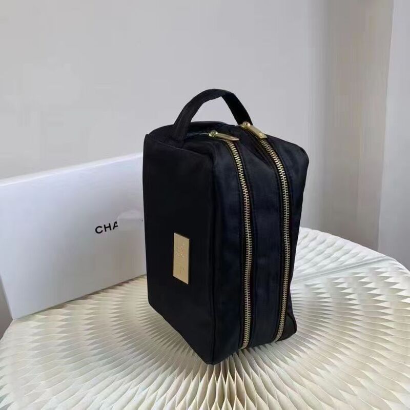 New Ins Cosmetic Bag, Small Fragrance, Convenient Travel Cosmetic Bag, Storage Toiletry Bag, European and American Fashion Clutch Bag