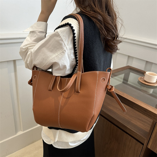 Autumn/Winter Retro Large Capacity Women's Casual Versatile Commute Shoulder Bag and Tote Bag