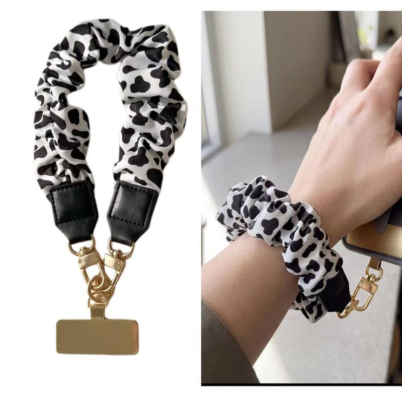 New Luxury Phone Strap for Women, Large Ring Metal Buckle, Anti-Loss Wristband, Fashionable Phone Chain with a High-End Feel, Ins Style New Luxury Phone Strap for Women, Large Ring Metal Buckle, Anti-Loss Wristband, Fashionable Phone Chain with a High-End Feel, Ins Style
