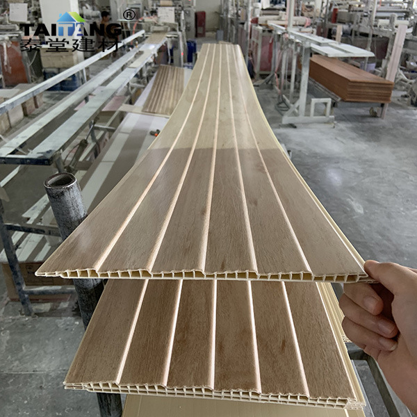 30 cm de revestimiento de PVC de comercio exterior producción y procesamiento de revestimiento de película de transferencia de laminado panel de pared de línea 25 ancho