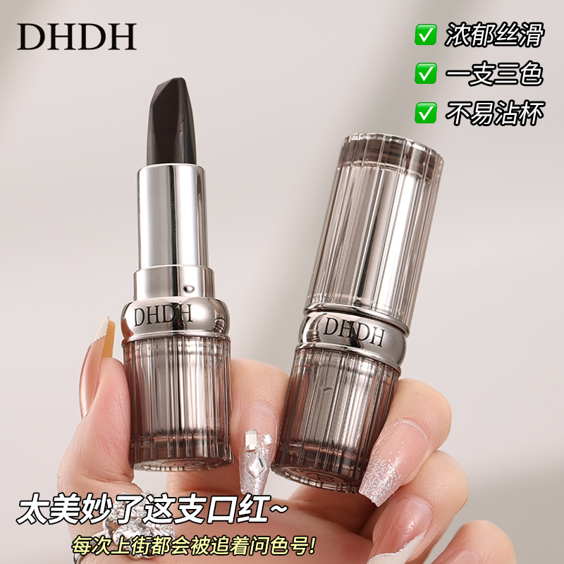 DHDH fluye brillante color lápiz labial cardíaco tricolor mate niebla cara no es fácil de tocar taza de maquillaje otoño invierno desarrollo de color lápiz labial sedoso
