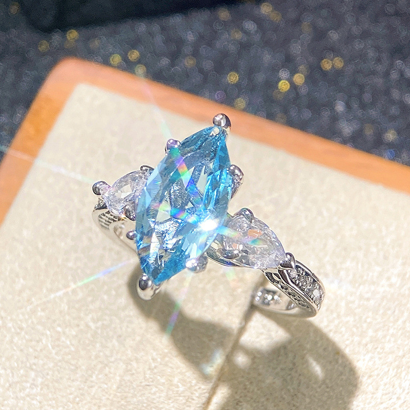 Holiday, Wedding, Banquet Occasion Copper Material Elegant Glam Luxurious Geometric Copper Inlay Zircon Women's Rings