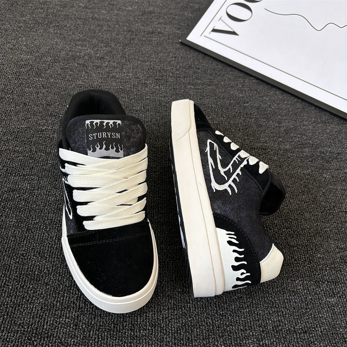 Xiaozhonggang viento negro llama de color zapatos de lona para hombres 2026 nuevos zapatos de ocio universitarios de la red de moda roja zapatos de skate