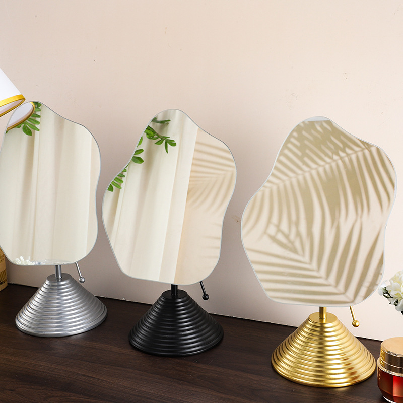 Iron Art Studio Espejo de arte irregular Escritorio de dormitorio de estudiantes Espejo de tocador de una cara Nube Espejo de maquillaje de forma especial