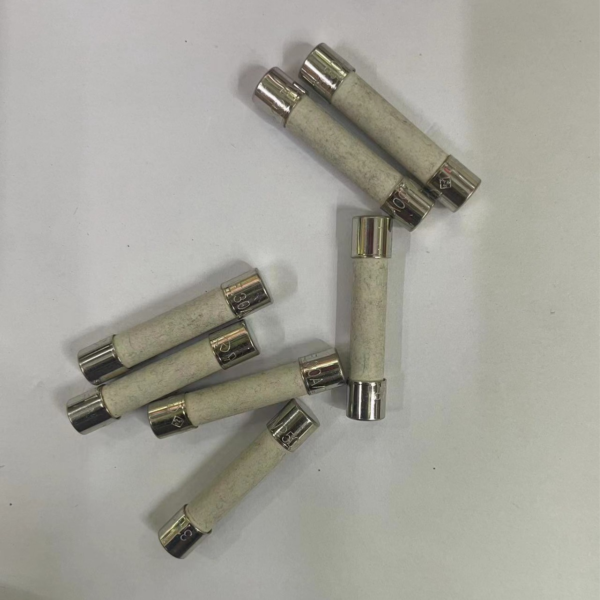 汽车音响专用保险丝管6X32力特陶瓷保险丝管F30A保险丝