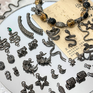 Niche Gun Black Alloy Pendant Beaded Beaded Bracelet Necklace Beaded DIY Handmade Jewelry Accessories Material