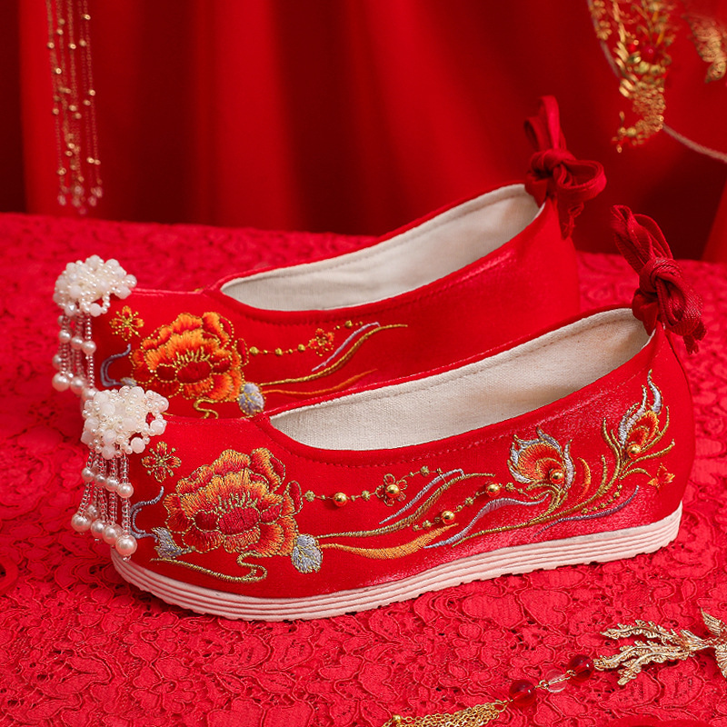 中式婚鞋牛筋底结婚绣花鞋古风汉服鞋女新娘鞋红色绣花内增高布鞋