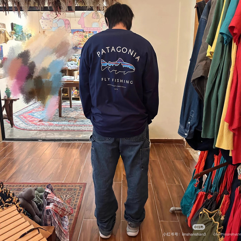 Pata Bata Classic Flying Fish Environmentally Friendly Theme Long-Sleeved T-Shirt Sweatshirt for Men and Women Casual Outdoor Mountain Style Couple Style