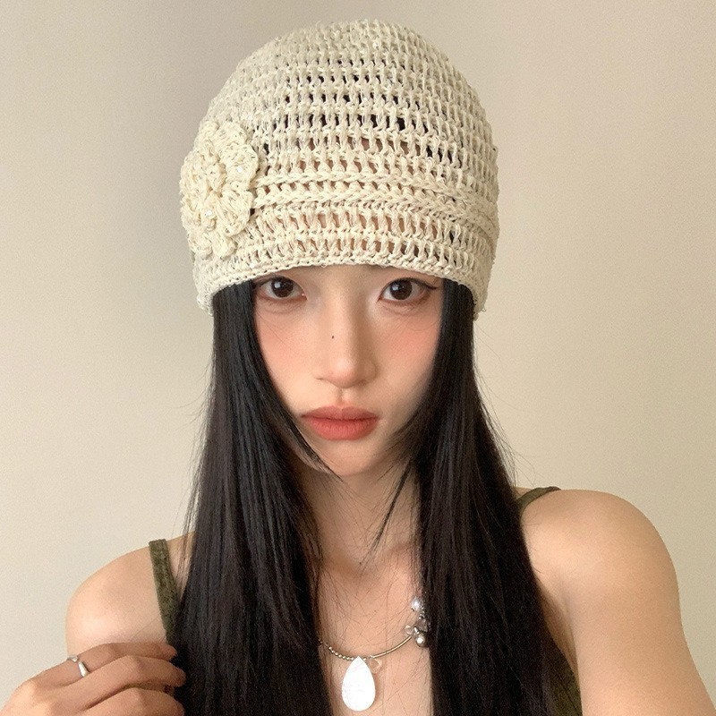 女性用の春夏の手織り中空つば帽子、エスニックスタイルのフックフラワー、タッセルストラップ、プルオーバーニット帽、多用途|undefined